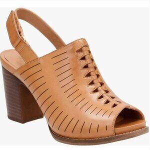 NEW Clarks Briatta Key sandals _ Size 8M TAN